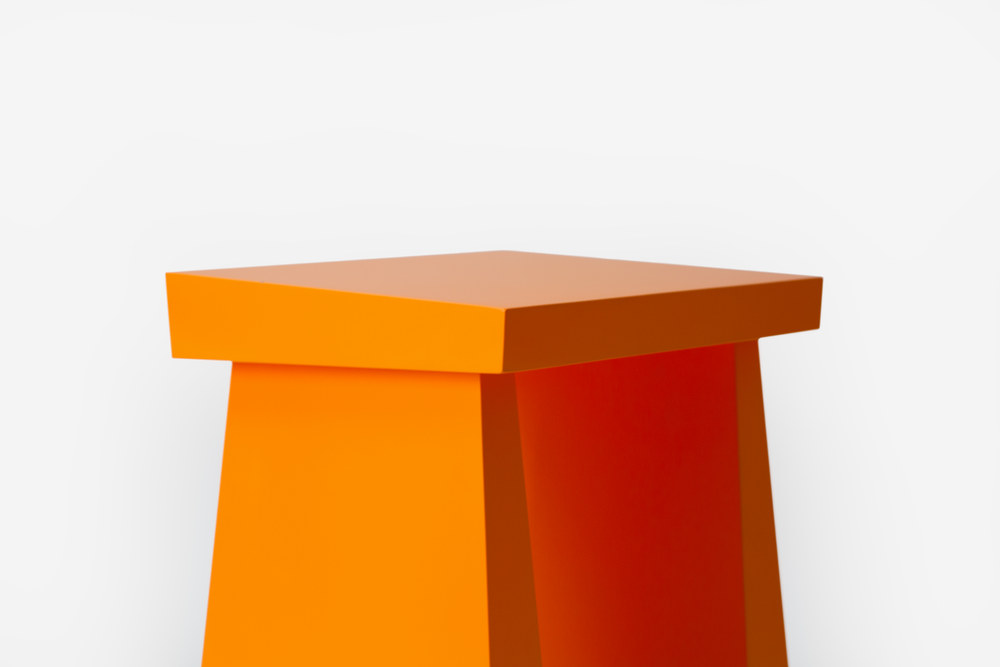 Dream side table, view 4